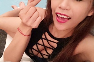 (正妹牆)甜心女神IVY超正爆乳牙醫助理、深邃大眼配上修長美腿COS深溝美乳女僕好性感