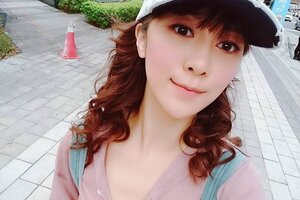 (正妹牆)扮男就帥翻，扮女撩一番！「彭琁Irene.P」神秘雙眸笑起來太勾人，不論男女一起魅惑！